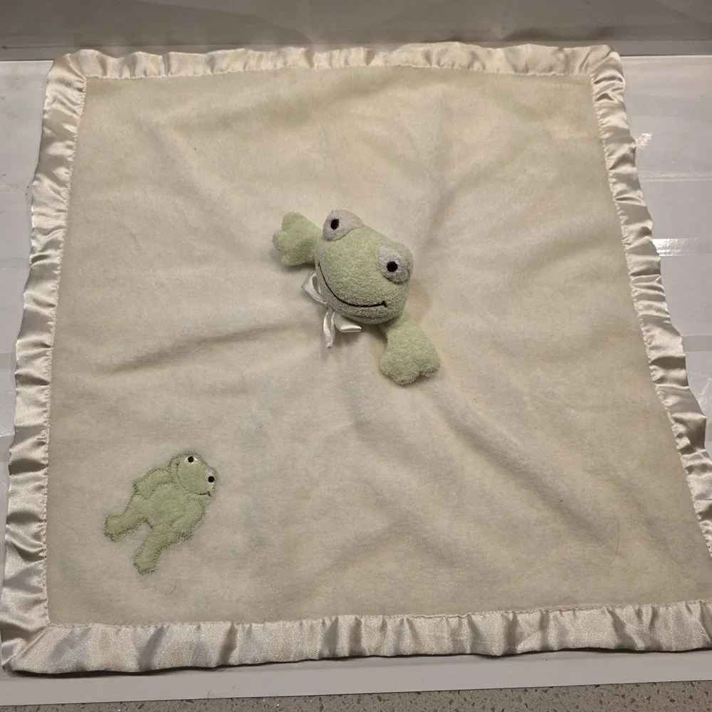 Blankets and Beyond‎ Lovey Plush Frog Security Blanket Green Satin Edge Nunu
